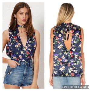 🎀 Tularosa Evie sleeveless blue floral blouse small